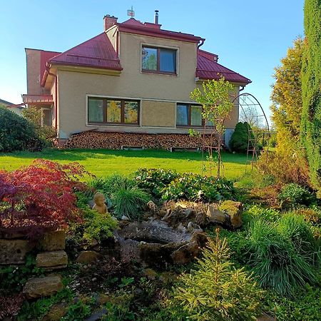Apartman Za Lesem Červený Kostelec Dış mekan fotoğraf