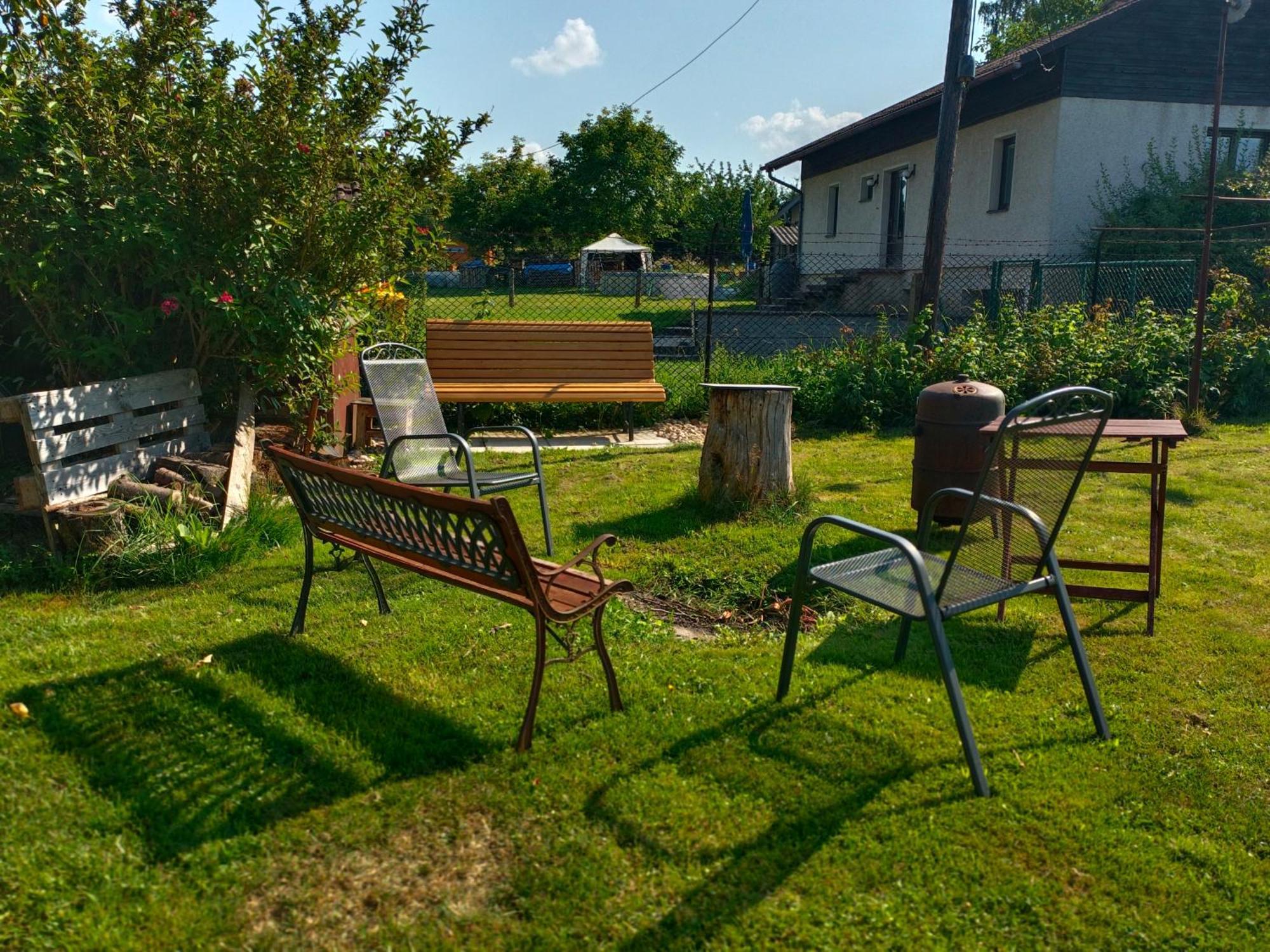 Apartman Za Lesem Červený Kostelec Dış mekan fotoğraf